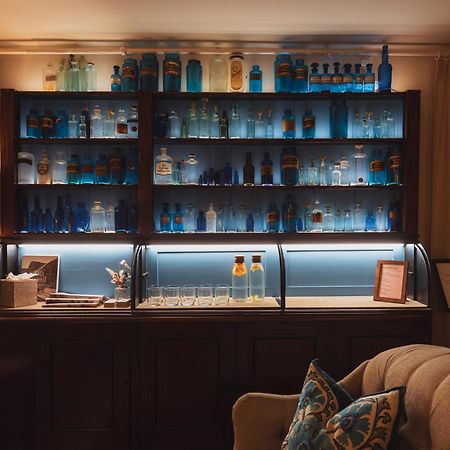 No 15 By Guesthouse, Bath Exterior foto The bar at the 2019 edition of the G7 summit