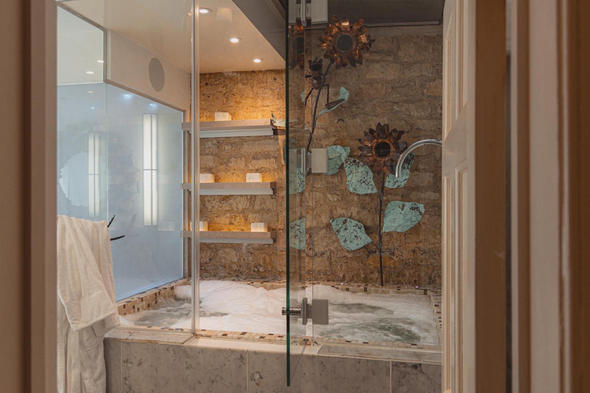 No 15 By Guesthouse, Bath Exterior foto A shower enclosure with a fixed glass panel