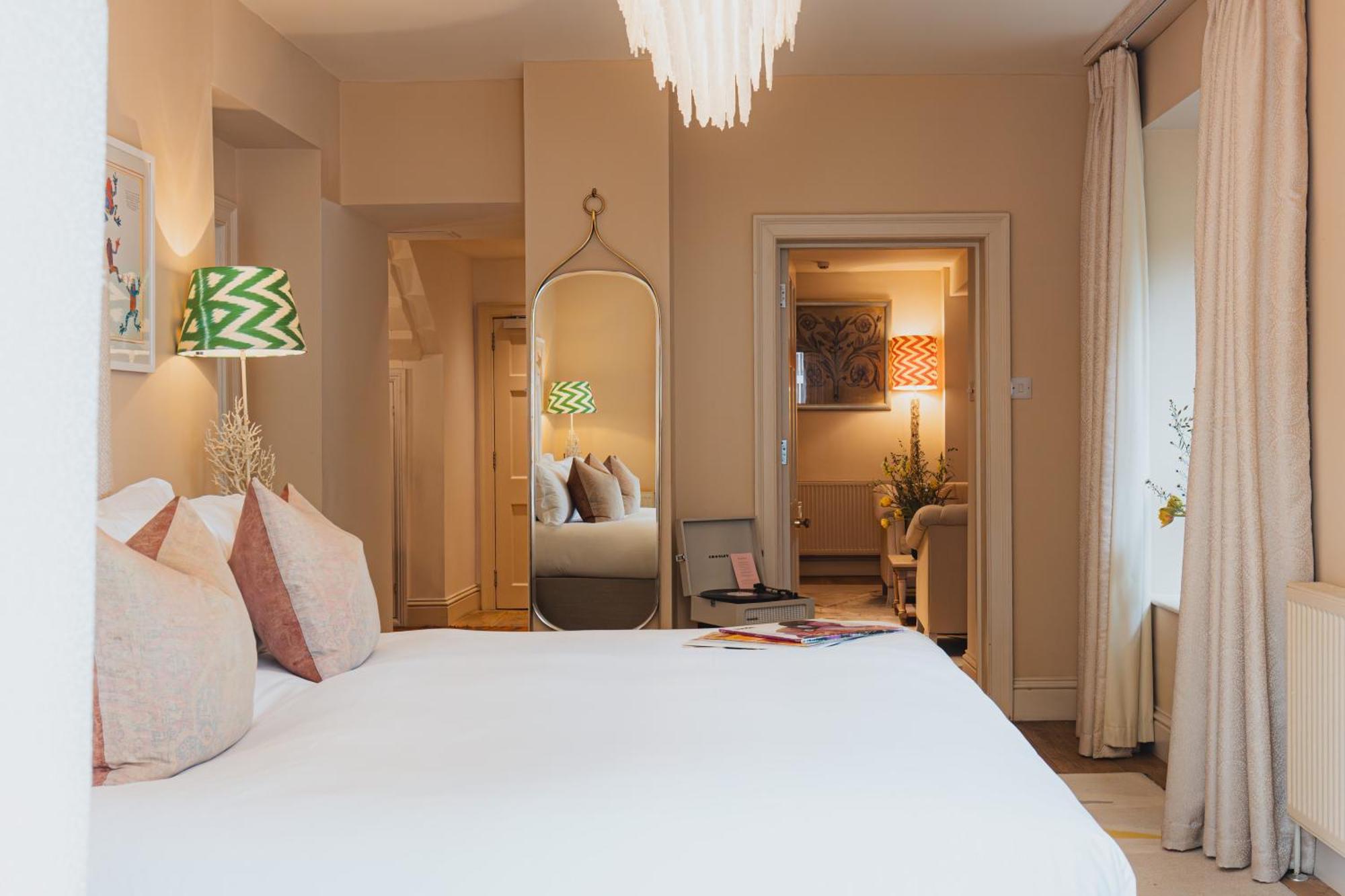 No 15 By Guesthouse, Bath Exterior foto A bedroom at The Ivy Hotel